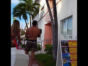 Voyeur notices a beauty in thong bikini Picture 7