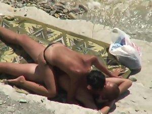 Woman initiates beach sex Picture 6