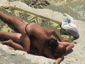 Woman initiates beach sex Picture 7