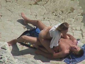 Reluctant beach sex Picture 8