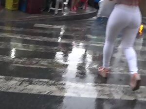 Phat booty in white pants caught on rainy day Picture 5