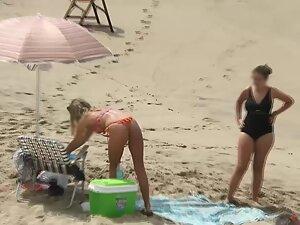 Beach sand in ass crack and vagina Picture 3