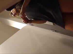 Voyeur caught fitness girl's hamburger pussy in dressing room Picture 3
