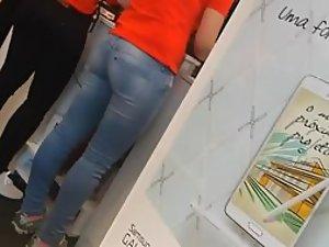 Phone company got a sexy worker