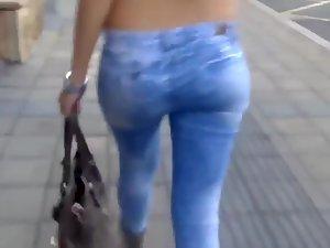 Voyeur found a perfect girl on a street Picture 2