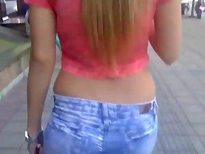 Voyeur found a perfect girl on a street Picture 4