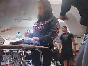 Most wanted girl in the school Picture 1