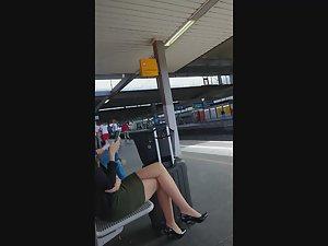 Fancy young businesswoman at train station Picture 3