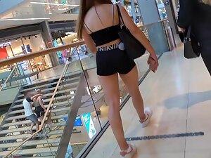 Price of showing ass is that shorts get in her crack Picture 3
