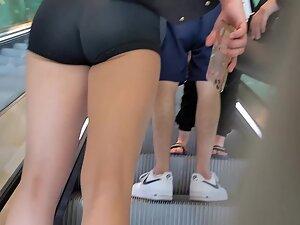 Price of showing ass is that shorts get in her crack Picture 7