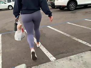 Geeky girl with big wide butt in tight leggings Picture 6