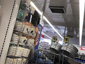 Big soft booty in very sexy leggings Picture 5