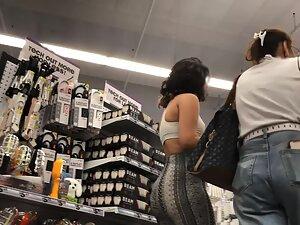 Big soft booty in very sexy leggings Picture 6