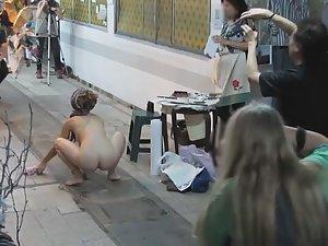 Public nudity as art performance Picture 6