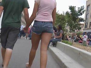 Ordinary guy with a very hot girlfriend Picture 4
