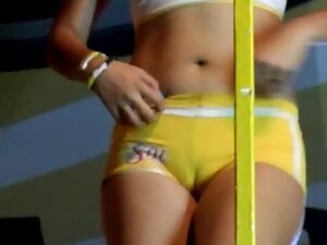 Bad dancer with a hot cameltoe