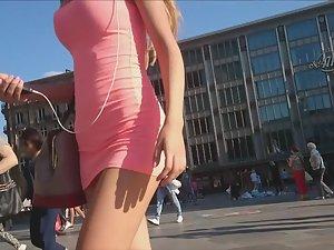 Perfect girl in miniature pink dress Picture 3