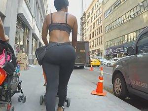 Big ass of black ghetto milf slut Picture 2