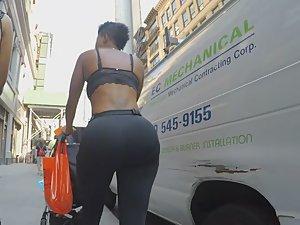 Big ass of black ghetto milf slut Picture 4