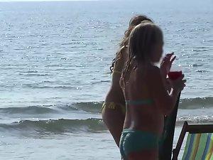 Hot busty girl spotted by a beach voyeur Picture 7