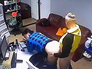 Hidden cam caught boss emptying his balls in his secretary Picture 4