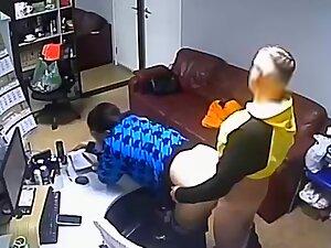 Hidden cam caught boss emptying his balls in his secretary Picture 5