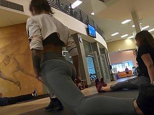 Fit ass levitates in the gym Picture 8