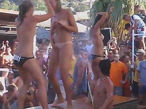 Teen girls get naked on a beach party Picture 4