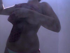 Mature lady with sexy tan lines Picture 2