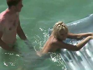 Cute girl gets fucked in the water Picture 2