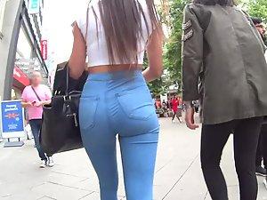 Extra hot ass in skinny jeans Picture 3
