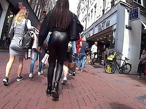 Truly captivating sexy girl on street Picture 1