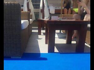 Hot ass in a swimsuit at a beach bar Picture 3