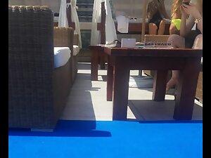 Hot ass in a swimsuit at a beach bar Picture 6