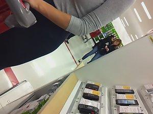 Milf got visible thong line Picture 6