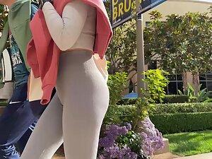 Voyeur follows a fit bubble butt in tight grey leggings Picture 7