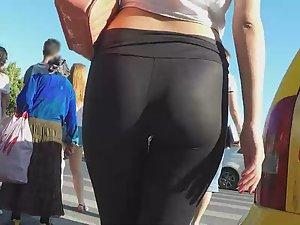 Sheer leggings reveal her thong Picture 7