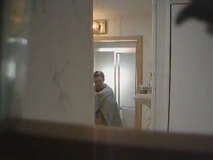 Peeped mother steps out of a shower Picture 3