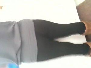 Nicely shaped butt in tight leggings Picture 6