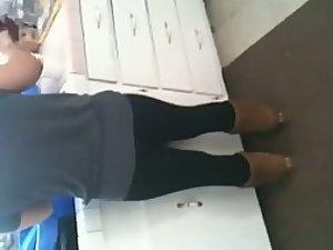 Nicely shaped butt in tight leggings