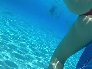 Underwater peeping shows why her boyfriend got a boner Picture 2