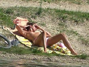 Sexy sunbathing poses with legs spread wide Picture 1