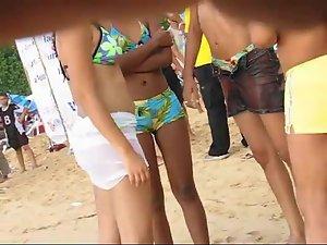Cameltoe on her beach shorts Picture 3