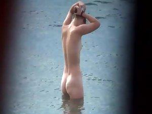 Cute naturist girl with glasses Picture 8