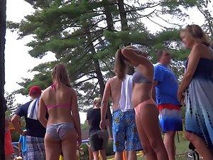 Peeping on teens while they have fun in park Picture 6