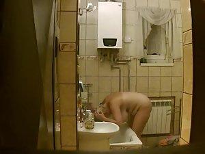 Spying on big wife naked in bathroom Picture 1