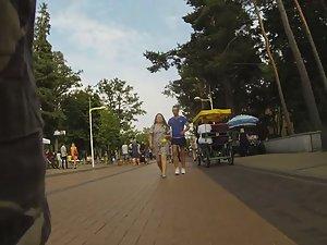 Elite tall girls walking together Picture 4