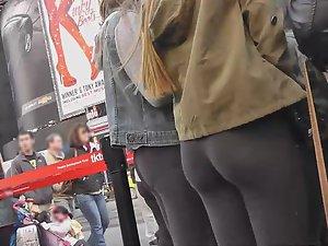 So many asses and so little time Picture 7