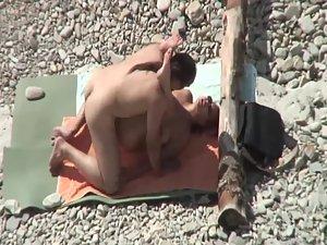 Hard fuck on the warm beach Picture 5