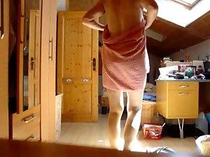 Wife walking around and wiping off Picture 7